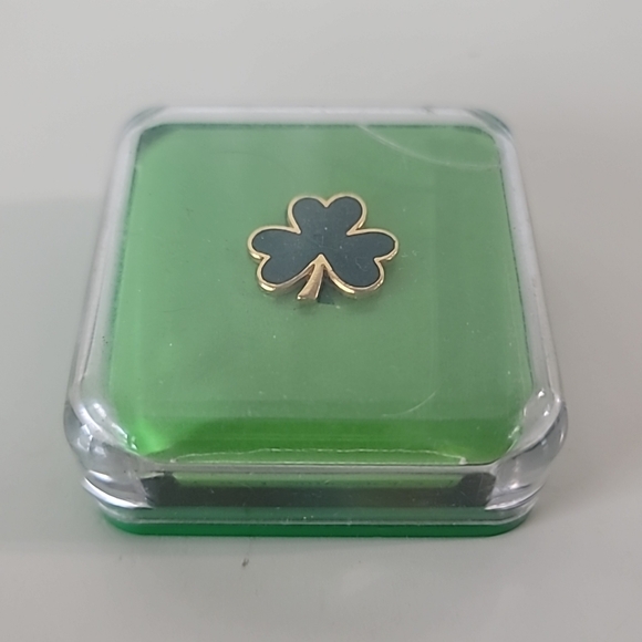 Vtg Hallmark Cloisonne Shamrock 3 Leaf Clover Pin - Picture 6 of 6